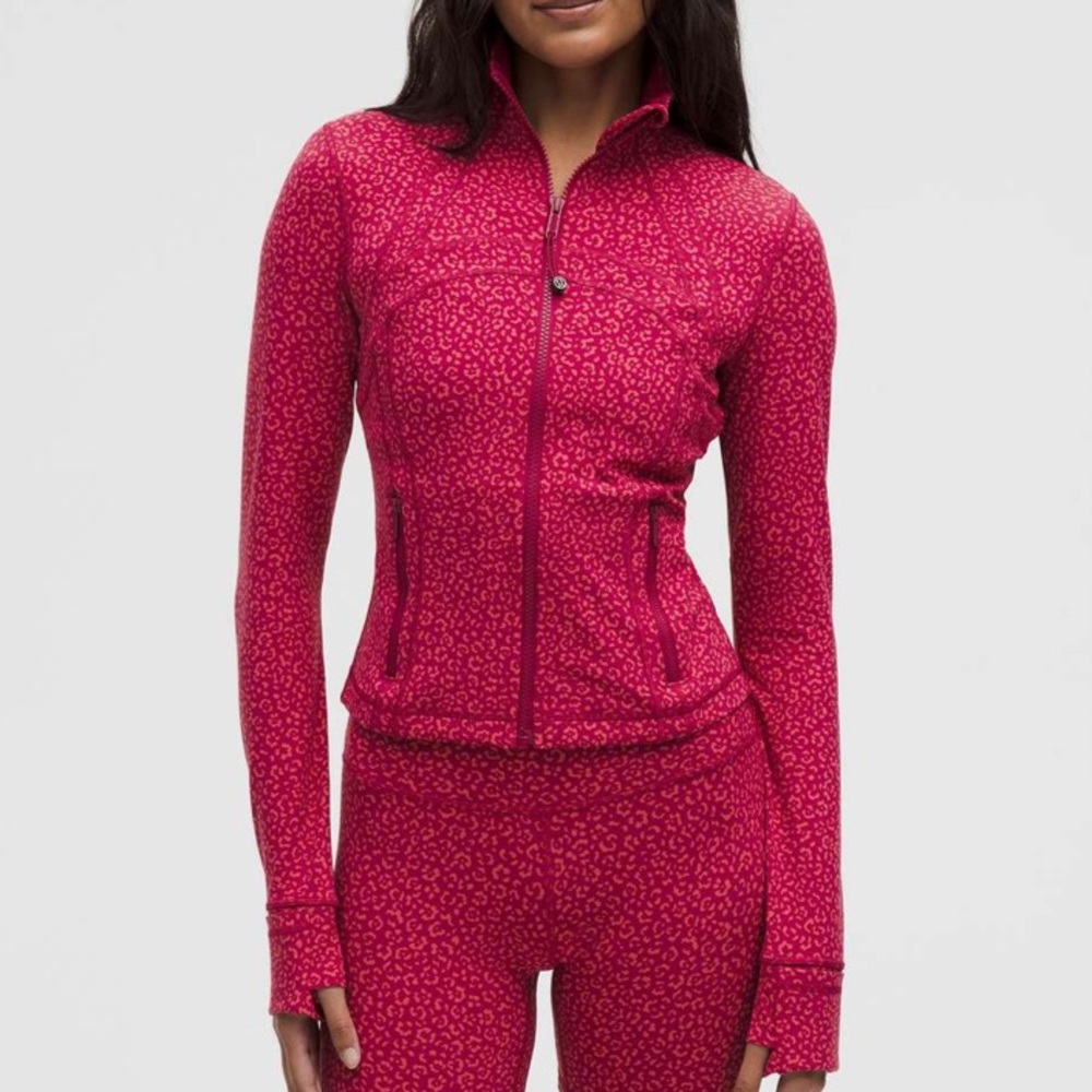 Lululemon Define Cropped Jacket *Nulu
Leopard Daisy Desert Red Magenta Smoke